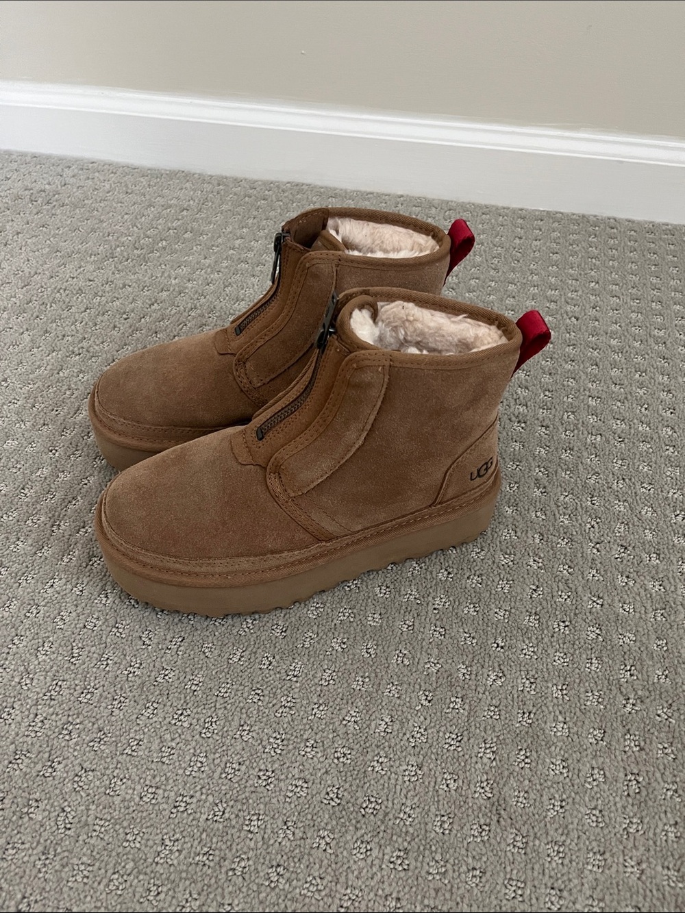 Womens size 6 UGG booties